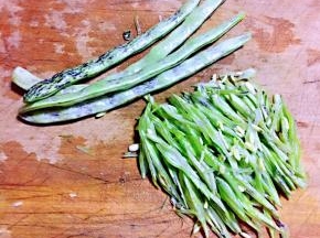 芸豆切成细丝