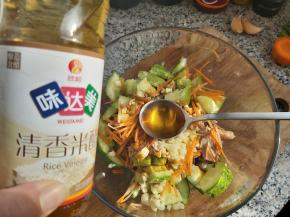 1勺味道美清香米醋，也可以选择白醋。