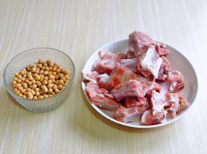 准备食材，黄豆可以根据个人喜欢增减。