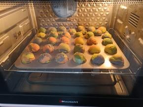 送入预热好的烤箱，150度烤26分钟