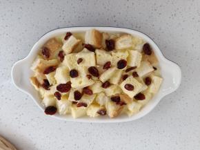 撒上适量蔓越莓干