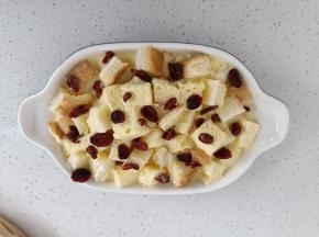 撒上适量蔓越莓干