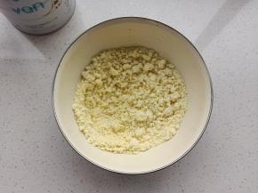 用筷子搅成絮状