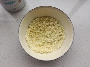 用筷子搅成絮状