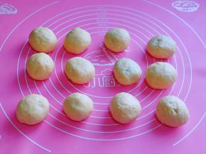 依次做完，盖上保鲜膜，避免风干。