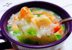 蔬菜虾仁粥入口鲜嫩爽口回味无穷