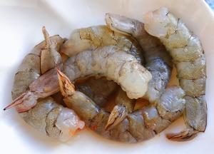 海虾剥去头和外壳洗净