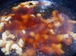 牛腩煮至熟透而不软烂即可