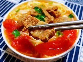 牛腩混搭着番茄的香味入口唇齿留香回味无穷