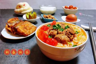 好丰盛的营养健康早餐会带来一天的幸运哦