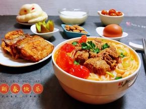 好丰盛的营养健康早餐会带来一天的幸运哦
