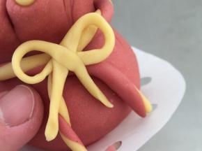 粘到接口处