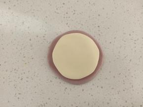 刷一层牛奶，粘到一起