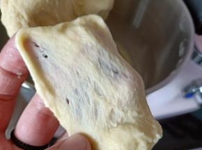 1档混合，2档揉至可以拉出粗膜