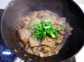 撒上葱花，即可出炉