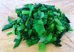 菠菜切成小段状