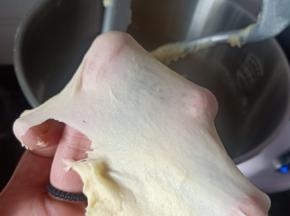 揉至可以拉出粗膜