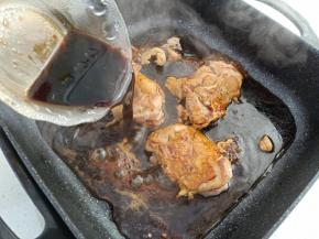 倒入之前调好的酱汁