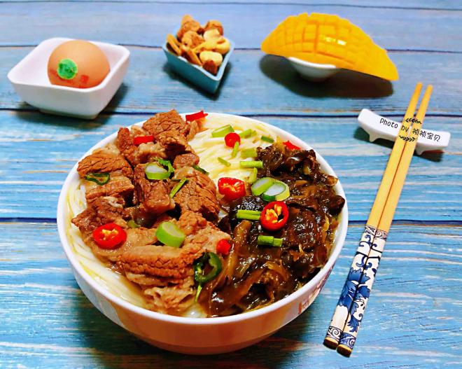 老坛酸菜牛肉面