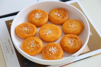 香喷喷的红薯榴莲芝士饼就出锅了