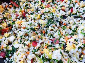 最后放入盐和味精炒匀入味即可享用