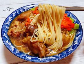 这样好吃到爆的面条怎么吃也不会饱噢