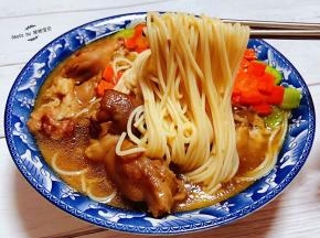 这样好吃到爆的面条怎么吃也不会饱噢