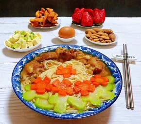 通过好好吃饭饮食合理搭配给自己一个健康的好身体才是硬道理