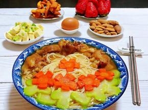 通过好好吃饭饮食合理搭配给自己一个健康的好身体才是硬道理