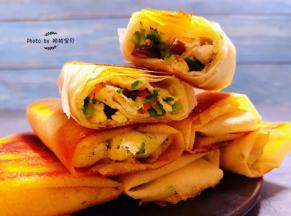 切开春卷看到时蔬馅料有种春意盎然的感觉
