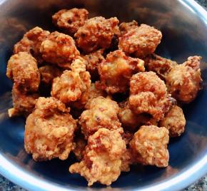 炸好的肉丸看着就非常有食欲