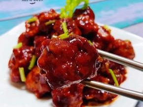 糖醋肉丸入口酸酸甜甜香浓无比回味无穷