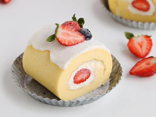 草莓酸奶蛋糕卷