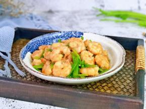 虾仁与西芹一起炒，口感清淡。