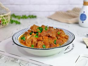 盛出装盘，撒上葱花，熟白芝麻。