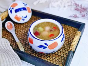 盛出装入碗中，再加入煮好的小圆子，泡软的枸杞即可食用。