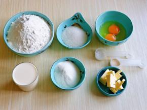 准备食材并称重，黄油提前室温软化。