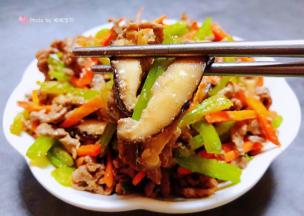 香菇和芹菜入口即有清新的味道又有肉香的回味