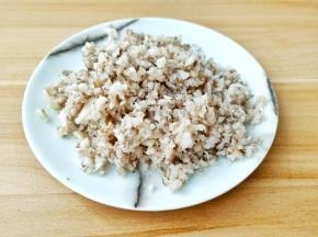 轻轻按压几秒就成末。