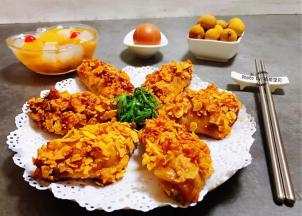 搭配一碗水果捞和喜欢的咖啡就是好幸福噢