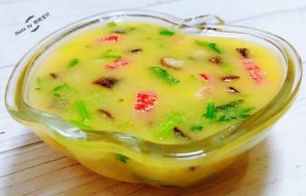  营养丰富的玉米糊糊装入容器中就大功告成啦