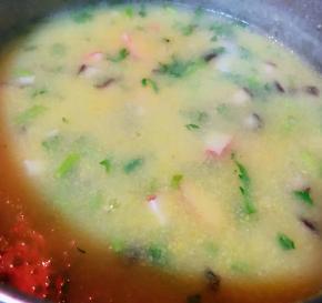 最后放入盐和味精调味均匀即可出锅享用