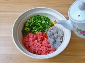 加上少许料酒去。