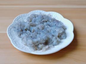 虾仁一样剁成泥。