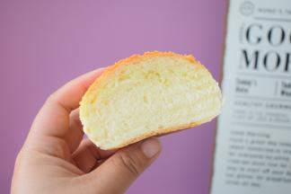 还是放点椰蓉陷好吃。椰蓉陷的做法可以查看我的椰蓉面包食谱。