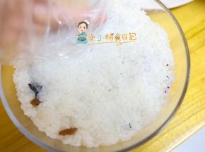 最后盖上糯米饭就都做好了