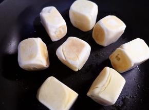 六面煎制金黄色即可