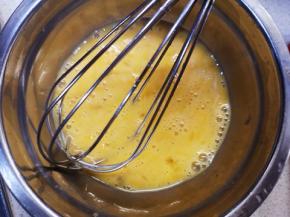 全蛋液打散备用