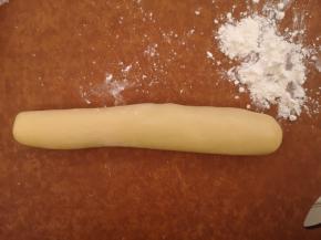 面团搓成长条