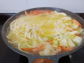 面条可以出锅了。